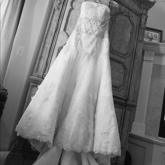 Dresses & Skirts - Strapless Off White Strapless Bridal Dress